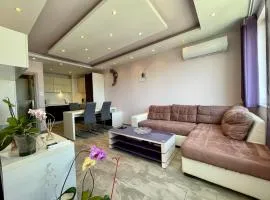 Апартамент Чаролит / Apartment Charoite