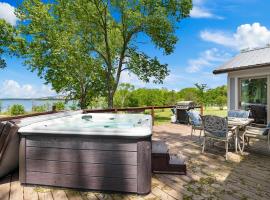 Lake Escape Lakefront Lodge at Red Bud Cove, hotel v destinaci Hollister