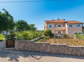 Apartments Blanka, hotel in Nerezine