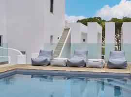 The Thermia Suites, serviced apartment in Kithnos