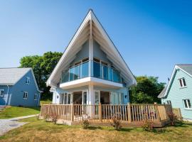 Trewhiddle Retreat V4 by Together Travel - Luxury 4-Bedroom Villa