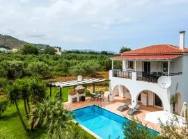 Kournas-Sleeps8-Parking-Garden-Pool-PetFriendly