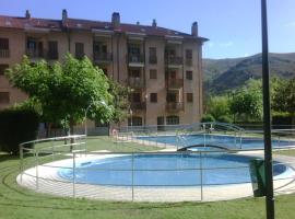 Ezcaray. Con piscina y junto al rio, hotel a Ezcaray