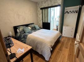 CHÂTEAU DE FRANQUETOT & D Day Collins Museum, ubytování v soukromí v destinaci Sainte-Mère-Église