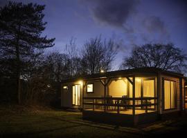 Recreatiepark Maas en Bos, hotel v mestu Wellerlooi