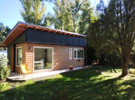 Casa nueva en Bariloche a orillas del Nahuel Huapi, holiday rental in San Carlos de Bariloche