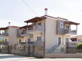 Electra Maisonette with Garden near Sea