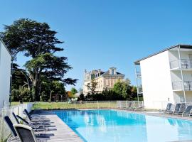 Le Sea Breeze La Rochelle 44m2 - 2 chambres - 6 prs - Piscine, parkolóval rendelkező hotel Lagord-ban