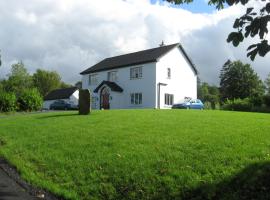 Amber B&B, Ballinfad Castle, Ballyfarnon, hótel í nágrenninu