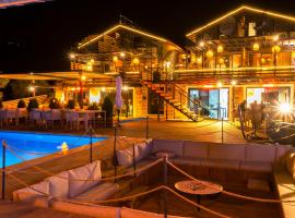 The Luxury Shelters, khách sạn ở Kaş