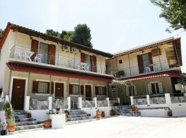 Petros Giatras - Rooms, hotell i Zakynthos stad