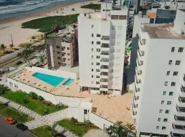 Vista mar em Caiobá com piscina conforto e localização