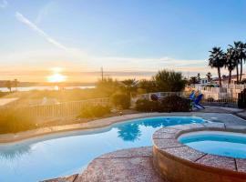 Villa La Isla PANORAMIC VIEWS, Outdoor Kitchen, sleeps 16, hotel din Lake Havasu City