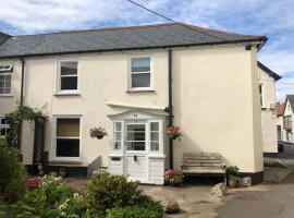 Traditional Cottage in Harbour Town of Watchet, hotel with parking in Watchet