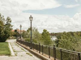 Casa a 3 minutos del Casco y con facil aparcamiento- El rincón de Carmela, atostogų namelis mieste Talavera de la Reina