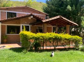 Villa Alejandra, atostogų namelis mieste Gvatapė
