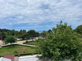 Sandra Apartments, hotell i Makarska