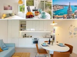 JesLiving Hvar - 2 Bedroom Elegant Apartment with Sea View in Historic Center of Hvar Town