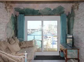 Unique, loft-style apartment with fantastic Brighton Marina views