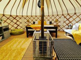 Bronfelen Yurt, hotell med parkering i Cynghordy