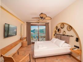 Naxos Beach Hotel, отель типа «постель и завтрак» в Мармарисе