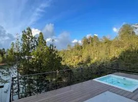 Aqua Guatapé - Lakeside Luxury Villa
