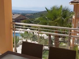 Wyndham Kusadasi Golf&Spa 2 1 Butik Şık Tatil Evi C 233 – hotel w mieście Aydın