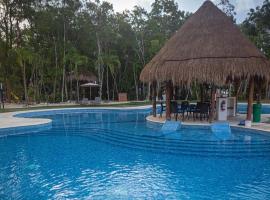 Casa Tucan. A contemporary holiday or work nest, Hotel am Strand in Puerto Morelos