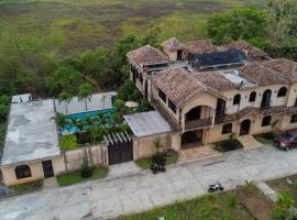 The Palm- A Luxury Villa, seoska kuća u gradu Retalhuleu