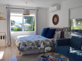 Private Beachside Studio with Courtyard and Sea view