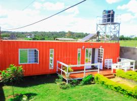 The Red Container-Off Grid, hotel v destinaci Ngong