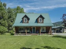 Farmhouse in Plain by NW Comfy Cabins