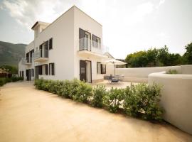 Scopello - Luxury Residence con piscina - 5 minuti dal mare, serviced apartment in Castellammare del Golfo
