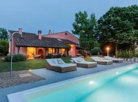Cà Uvenere, Modern Farmhouse with Pool