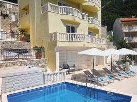 Apartments - Villa Sabrina, cheap hotel in Brela