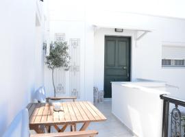 Cute Studio in Milos, beach rental in Tripití