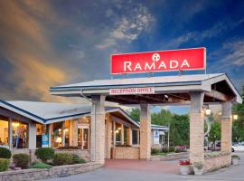 Ramada by Wyndham Gananoque Provincial Inn, מלון בגאנאנוק