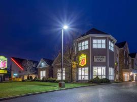 Super 8 by Wyndham Quebec City, hotel near Québec City Jean Lesage International - YQB, 