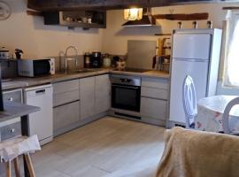 auxhirondelles, holiday home in Pouilly-sous-Charlieu