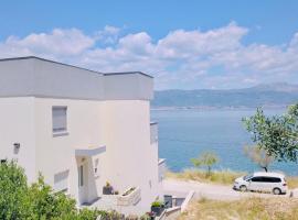 Apartment Rovci 2, beach hotel in Slatine