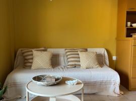 Costal apartment, holiday rental in Glyfada