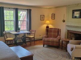 Hawks House Inn, hotel in Walpole
