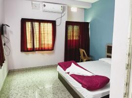 Hotel Raghav Plaza ! Puri, ξενοδοχείο σε Puri