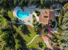 Elysium 5-bdrm Villa with private pool, Sani area