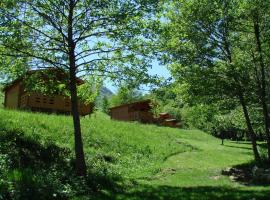 Wood Cabins in the heart of Transylvania, chata v destinaci Colţeşti