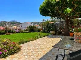 GardenBnB- apartment with garden & seaview