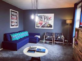 Chester/Handbridge sleeps 9 + Netflix, hotel in Hough Green