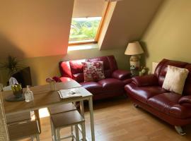 Scarr View 1st floor Apartment A98W710, hotel en Wicklow