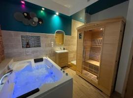 Suite d'amour et détente jacuzzi, sauna et massage, hotel malapit sa Bois-le-Roi Golf Course, Chartrettes