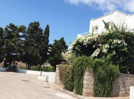 Apartment with garden in Pianoconte -Lipari: Lipari şehrinde bir daire